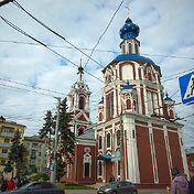 В городе много симпатичных церквушек.