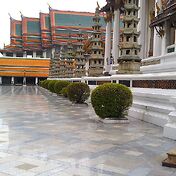 Храм Wat Suthat Thep Wararam. Вот такое незамыслов