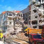 Видимо, какая-то гостиница устарела и скоро ее зам