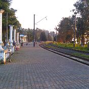 В самом Батуми ж/д вокзала нет. Он находится в 5-7