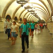 Метро в Киеве похоже на Тбилисское, но поменьше ре