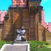 Золотые ворота на одноименной станции метро. Наход