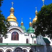 Внутрь мы не пошли, ограничились прогулкой по терр