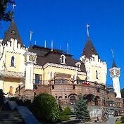 Как гласит табличка, это Киевский Академический Те