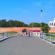 Пешеходный мост через Волхов.