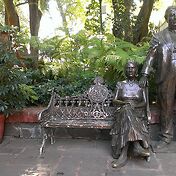 Заглянула на базар, где продаются всякие околонаро