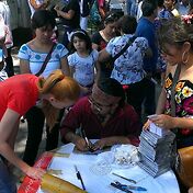 На центральной площади Zocalo жизнь сегодня кипела