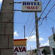 Набрели на Hotel Maya на 41-ой улице (Calle 41). В