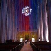 Заглянули в огромный собор Grace Catedral. Помнитс