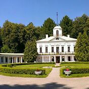 Усадебно-парковый комплекс Середниково знаменит в
