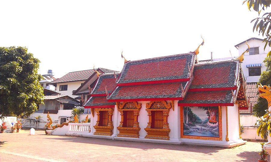 Это Baang Ping Temple (ну, вдруг, кто-то когда-то
