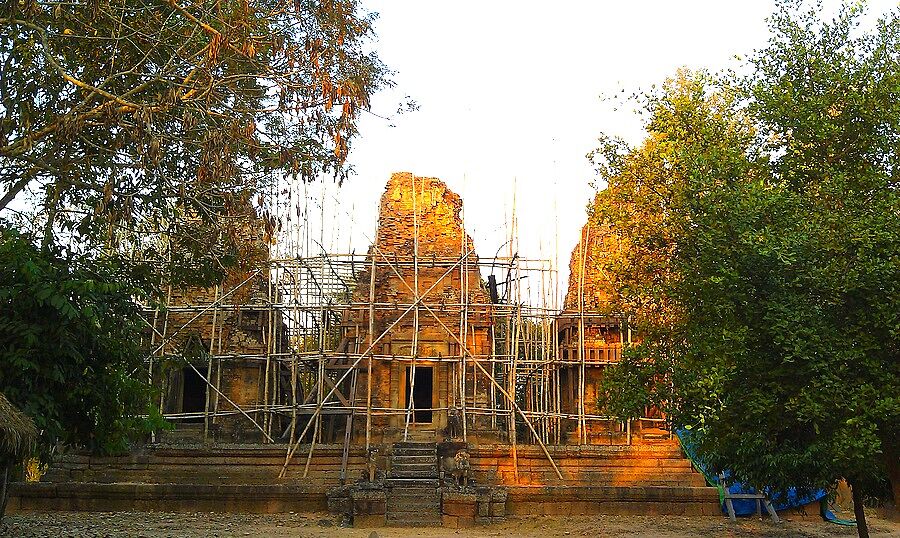 Прасат Батчум (Prasat Batchum) предстал в не очень