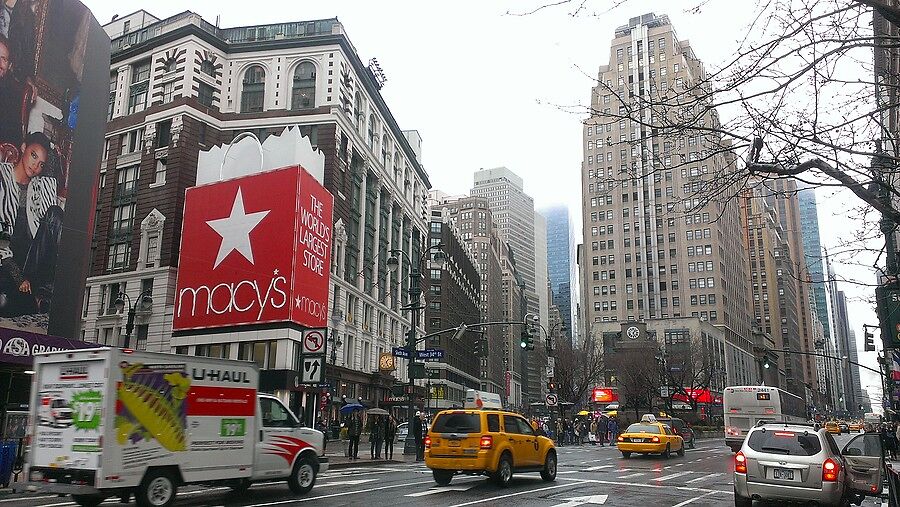 Добрели до Macy's, очень старого и самого большого