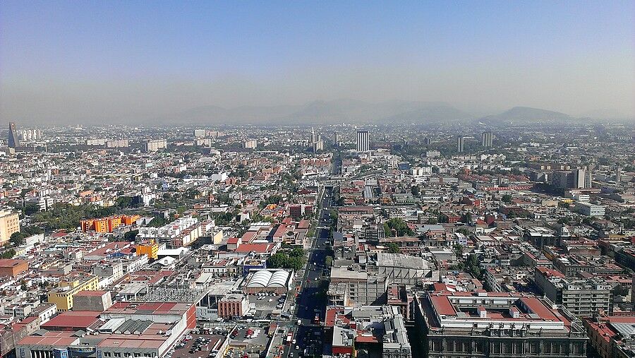 Входной билет в Torre Latino стоит 70 песо для взр