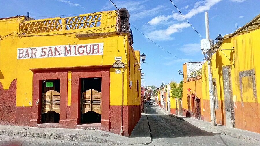 Бар Сан-Мигель в лучших мексиканских традициях. В 