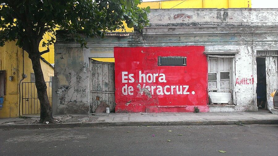 "Пора в Веракрус" - гласит надпись. Мы же вечером 