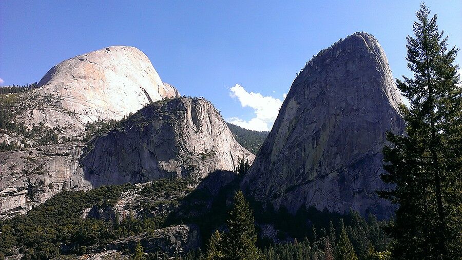 Еще чуть погодя мы попадаем на Panorama Trail - во