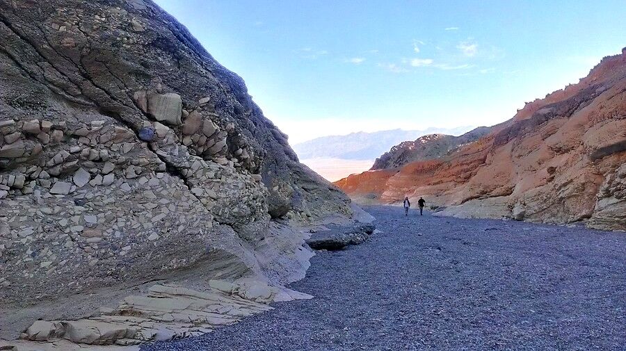 Заскочили в Мозаичный каньон (Mosaic Canyon). Дума