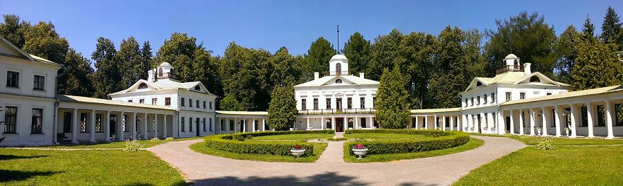 Усадебно-парковый комплекс Середниково знаменит в