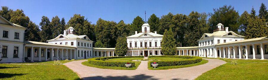 Усадебно-парковый комплекс Середниково знаменит в 