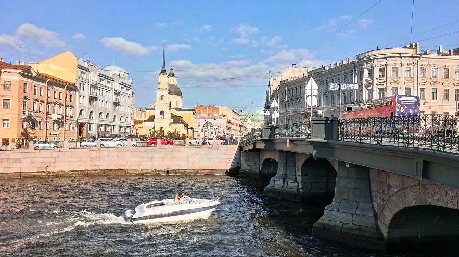 После обратно, в Питер. Здесь можно гулять, кажетс