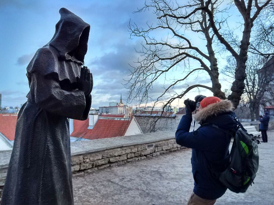 — Ну пожалуйста, умоляю, прекратите меня снимать!