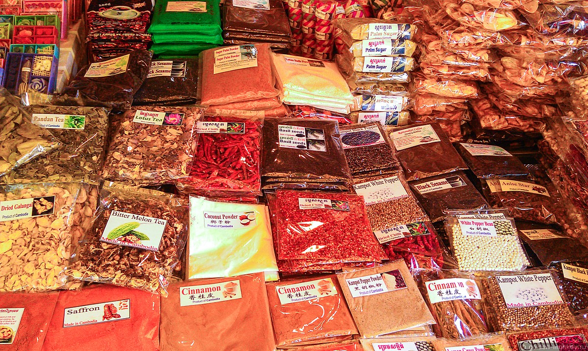 На рынках можно отыскать всевозможные специи, которые станут отличным подарком для гурманов. Стоят недорого, выглядят аппетитно, значит, можно набирать )) На рынках можно отыскать всевозможные специи, которые станут отличным подарком для гурманов. Стоят недорого, выглядят аппетитно, значит, можно набирать ))