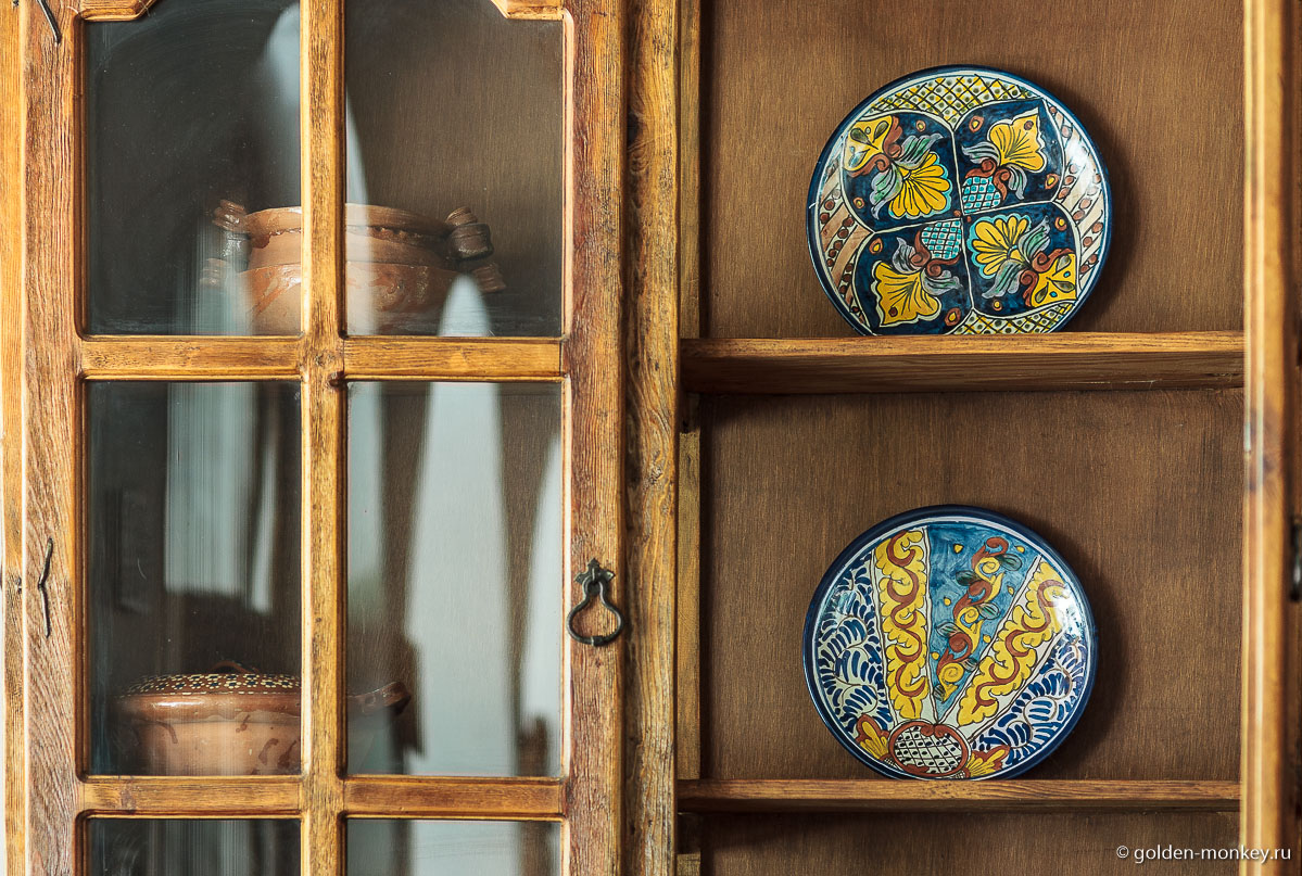 Шикарным подарком и не только на Новый год может стать талавера – местная расписная керамика, производящаяся в Пуэбле. Красота необыкновенная, смотрится очень красиво и аутентично. Шикарным подарком и не только на Новый год может стать талавера – местная расписная керамика, производящаяся в Пуэбле. Красота необыкновенная, смотрится очень красиво и аутентично.