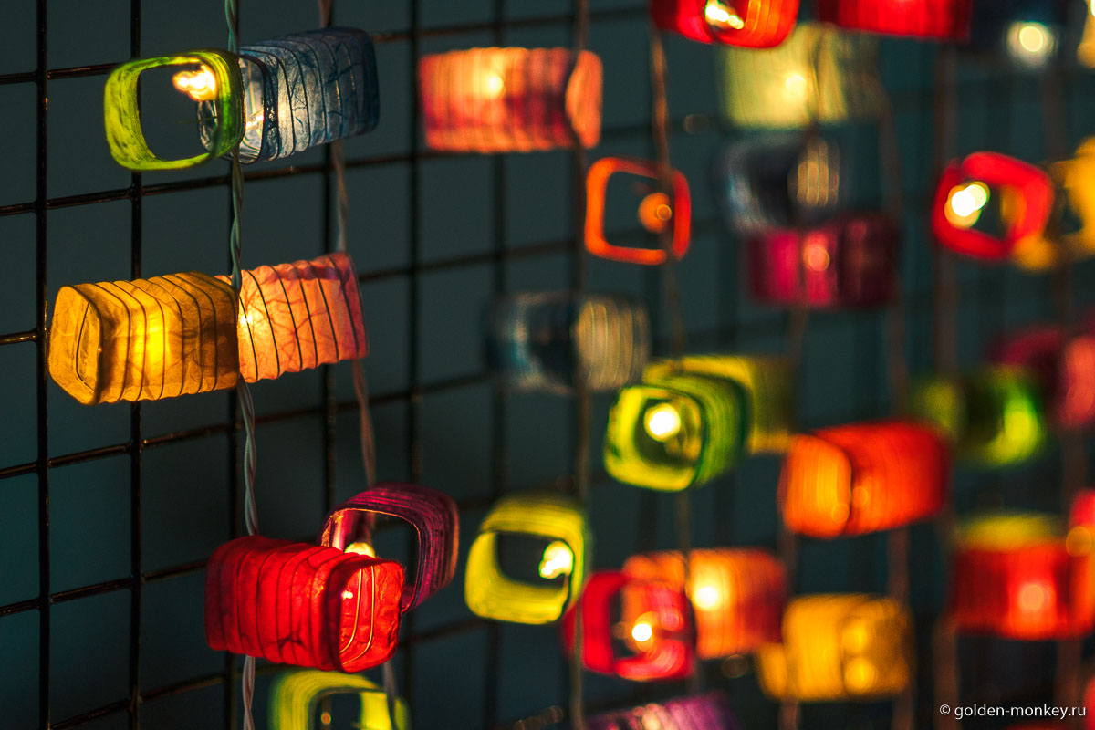 Всевозможные фонари тоже сгодятся к новогодним праздникам. Пусть такие можно купить где угодно, не только в Таиланде, но ведь симпатичные же. Приятным дополнением могут стать ароматные палочки, пирамидки, благовония, выбор которых в Таиланде огромен. Всевозможные фонари тоже сгодятся к новогодним праздникам. Пусть такие можно купить где угодно, не только в Таиланде, но ведь симпатичные же. Приятным дополнением могут стать ароматные палочки, пирамидки, благовония, выбор которых в Таиланде огромен.