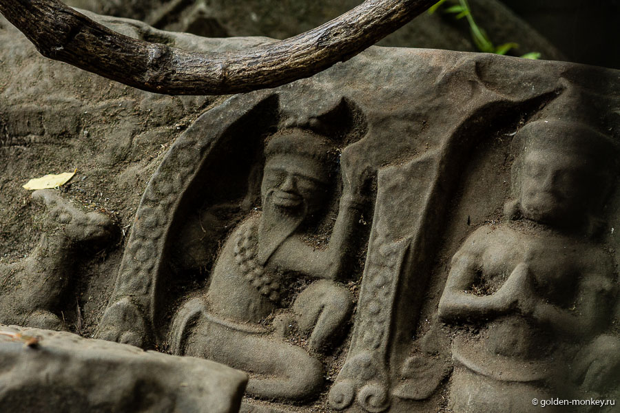 Совершенно нетипичный для ангкорских сюжетов товарищ. Любопытно, откуда тут взялся это старик Хоттабыч и кто таков? Есть идеи? Совершенно нетипичный для ангкорских сюжетов товарищ. Любопытно, откуда тут взялся это старик Хоттабыч и кто таков? Есть идеи?