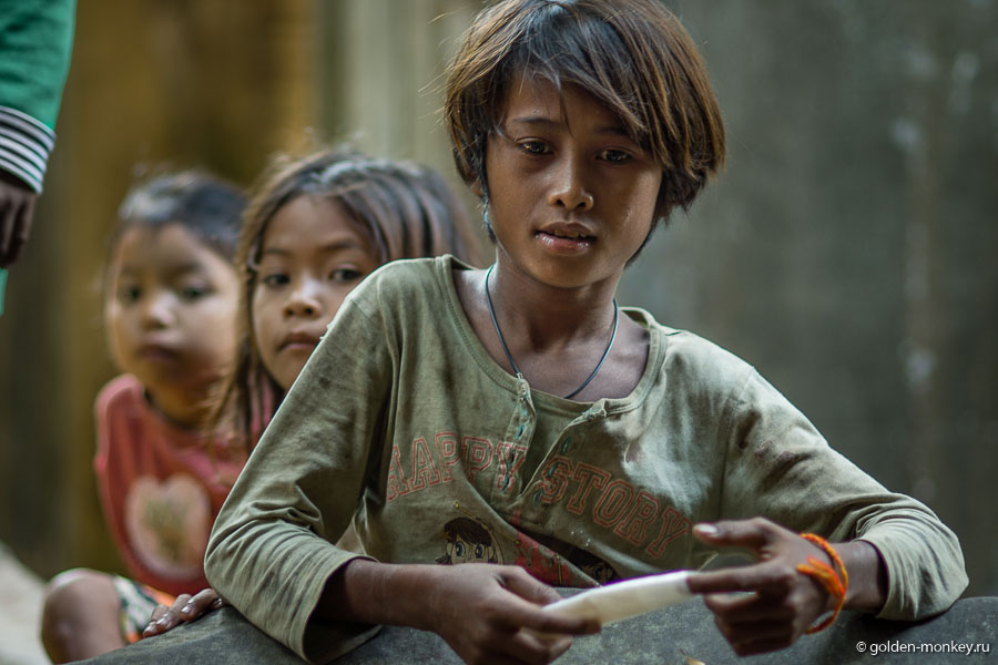 Андрей как всегда не растерялся и решить пофотографировать ребятню – хоть какой-то толк от их навязчивых приставаний )) Андрей как всегда не растерялся и решить пофотографировать ребятню – хоть какой-то толк от их навязчивых приставаний ))