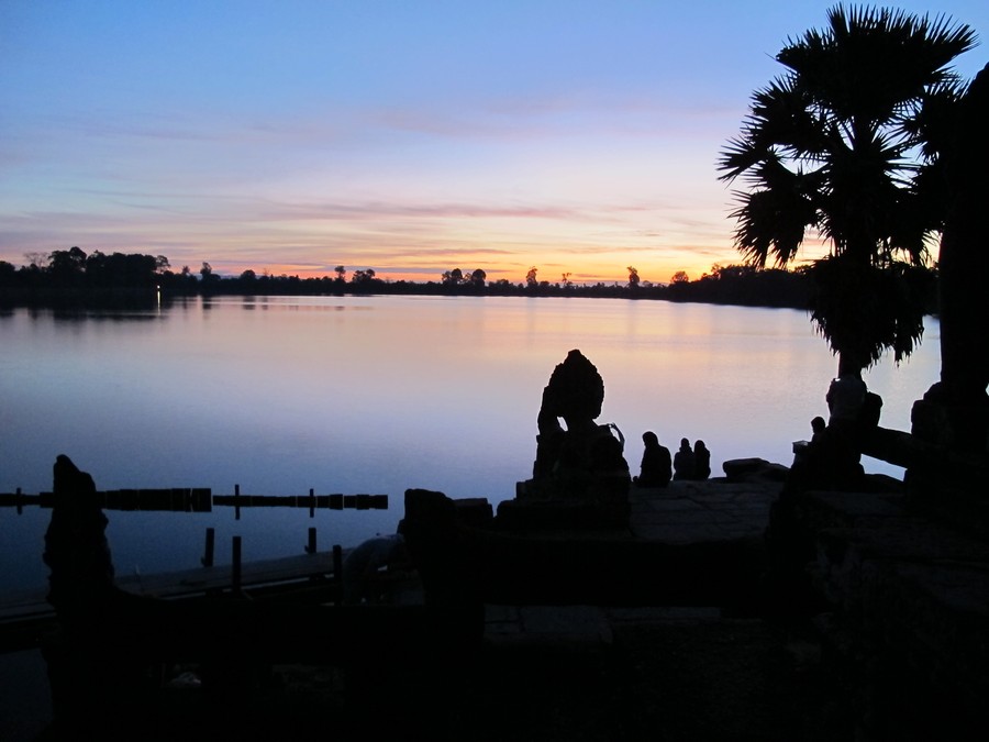 Само по себе водохранилище, может, и не слишком зрелищное, но, говорят, оно идеально подходит для встречи рассвета, который красив везде и всегда, независимо от места. Фото: www.aroundtheworldwithatwoyearold.com. Само по себе водохранилище, может, и не слишком зрелищное, но, говорят, оно идеально подходит для встречи рассвета, который красив везде и всегда, независимо от места. Фото: www.aroundtheworldwithatwoyearold.com.