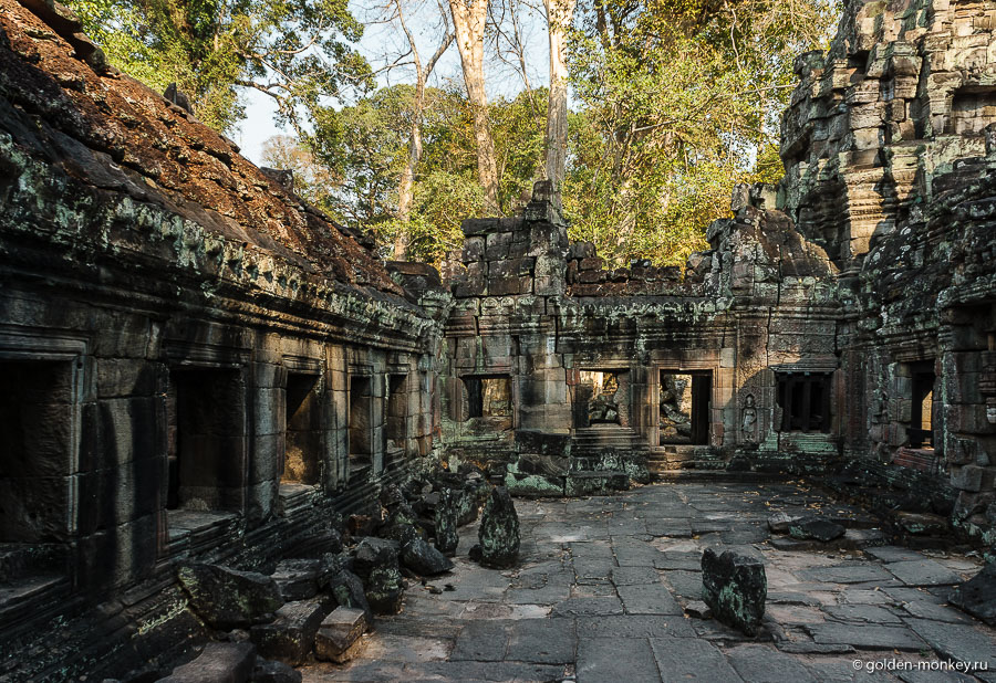 Пре Кан считается центральным в группе храмов, включающей Ник Пин и Та Сом. Все вместе они составляют одну из частей уникальной гидросистемы Ангкора, в которой все продумано до мелочей. 