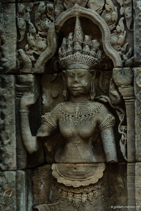 Барышни на барельефах поражают необычной красотой и богатством своих убранств. Как вы уже, наверно, поняли, в Пре Кане точно есть на что посмотреть. Барышни на барельефах поражают необычной красотой и богатством своих убранств. Как вы уже, наверно, поняли, в Пре Кане точно есть на что посмотреть.