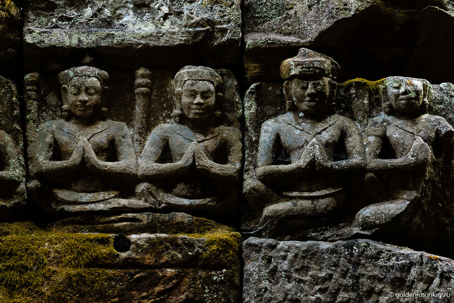 Мастерам по камню отлично удалось передать не только форму, но и эмоции. Мастерам по камню отлично удалось передать не только форму, но и эмоции.