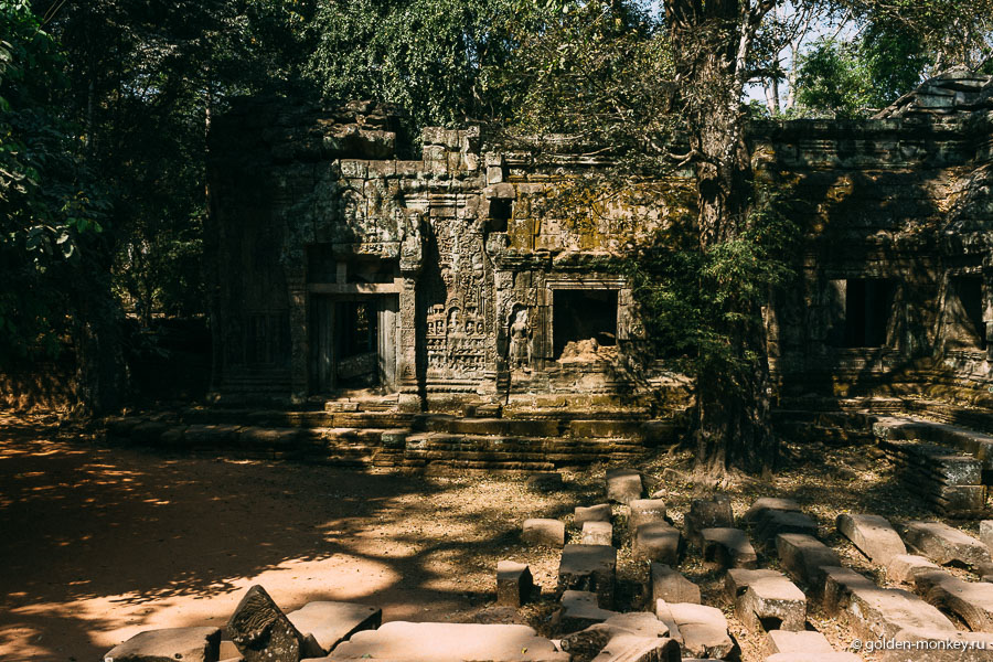 Монастырь в свое время был буквально сказочно богатым, о чем свидетельствуют обнаруженные на его территории манускрипты, повествующие о сотнях килограммов золота, десятках алмазов и тысячах других драгоценных камней. Монастырь в свое время был буквально сказочно богатым, о чем свидетельствуют обнаруженные на его территории манускрипты, повествующие о сотнях килограммов золота, десятках алмазов и тысячах других драгоценных камней.