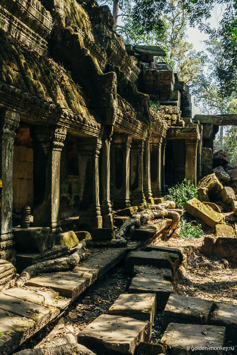 Та Пром весьма фотогеничен, вот только снимать его лучше в утренние или вечерние часы, когда он выглядит наиболее эффектно. Та Пром весьма фотогеничен, вот только снимать его лучше в утренние или вечерние часы, когда он выглядит наиболее эффектно.