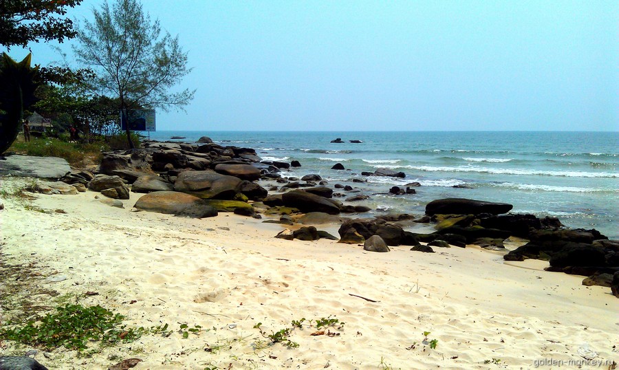 В конце пляжа можно найти вот такие живописные валуны. В конце пляжа можно найти вот такие живописные валуны.