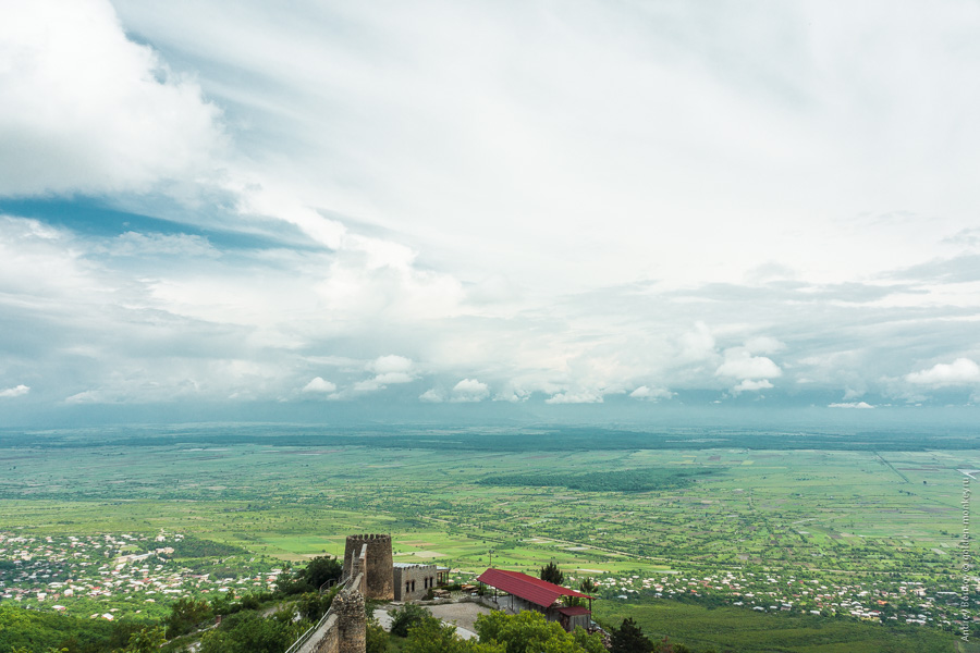 Сигнахи: крепость и Алазанская долина Сигнахи: крепость и Алазанская долина
