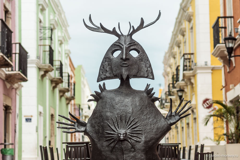 Кампече, скульптура на улице Кампече, скульптура на улице