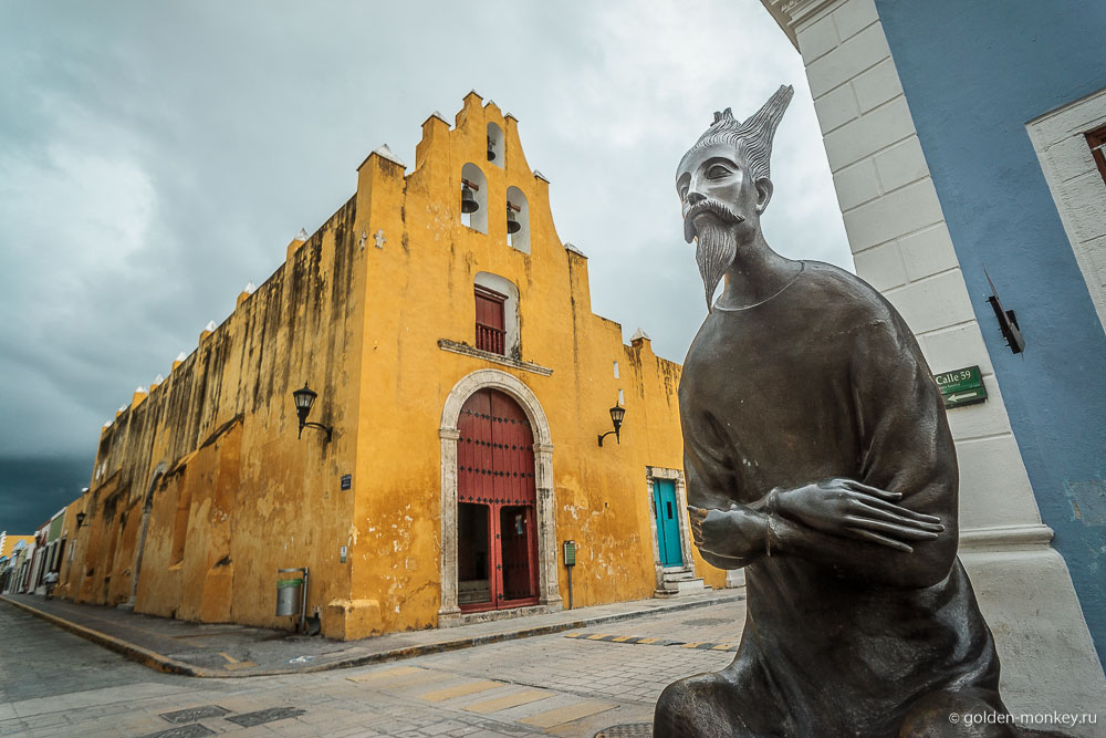 Кампече, скульптура на улице Кампече, скульптура на улице