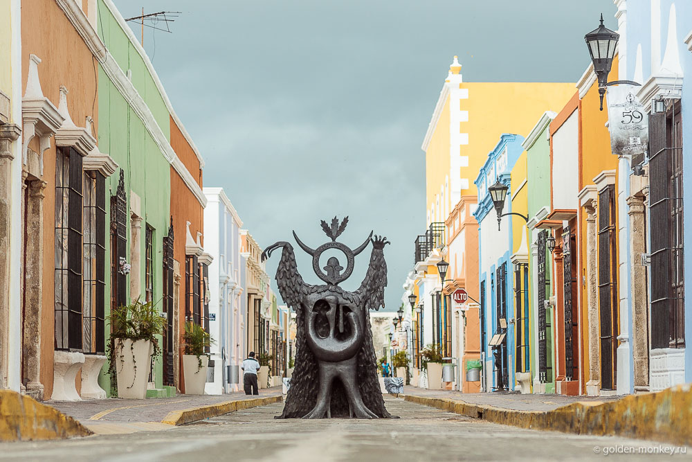 Кампече, скульптура на улице Кампече, скульптура на улице