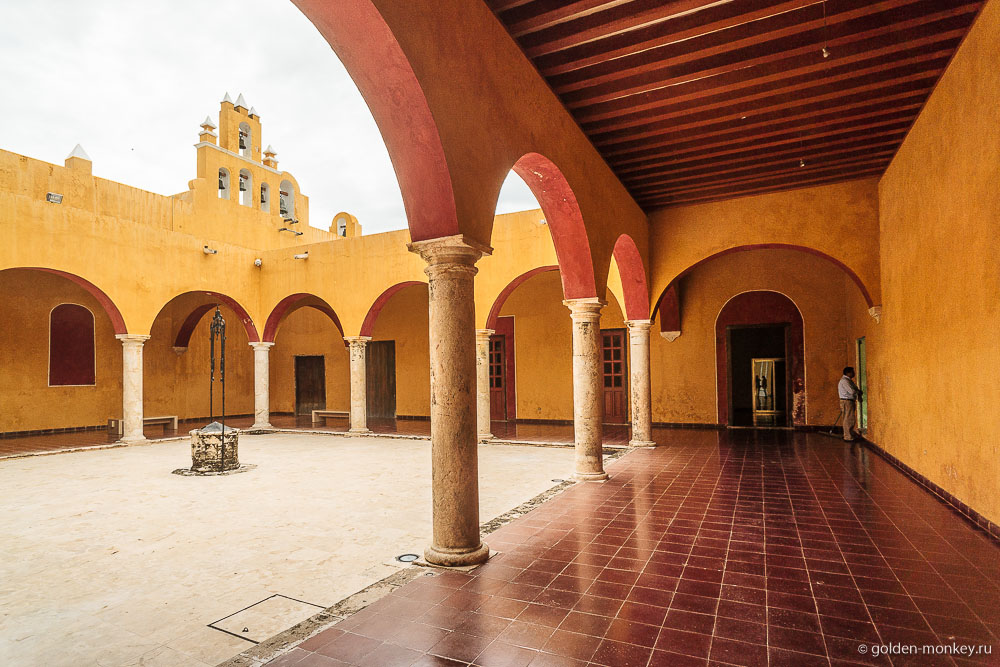 Кампече, дворик Культурного центра Кампече, дворик Культурного центра