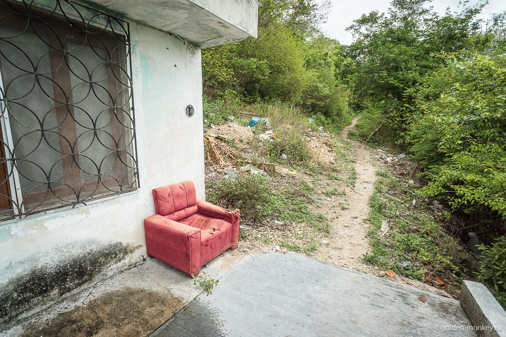 Кампече, дорожка на окраине, ведущая к бастиону Кампече, дорожка на окраине, ведущая к бастиону