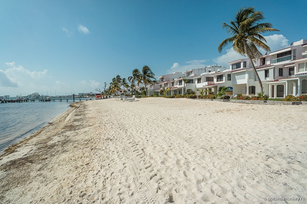 Канкун, прибрежная полоса пляжа Лас-Перлас Канкун, прибрежная полоса пляжа Лас-Перлас