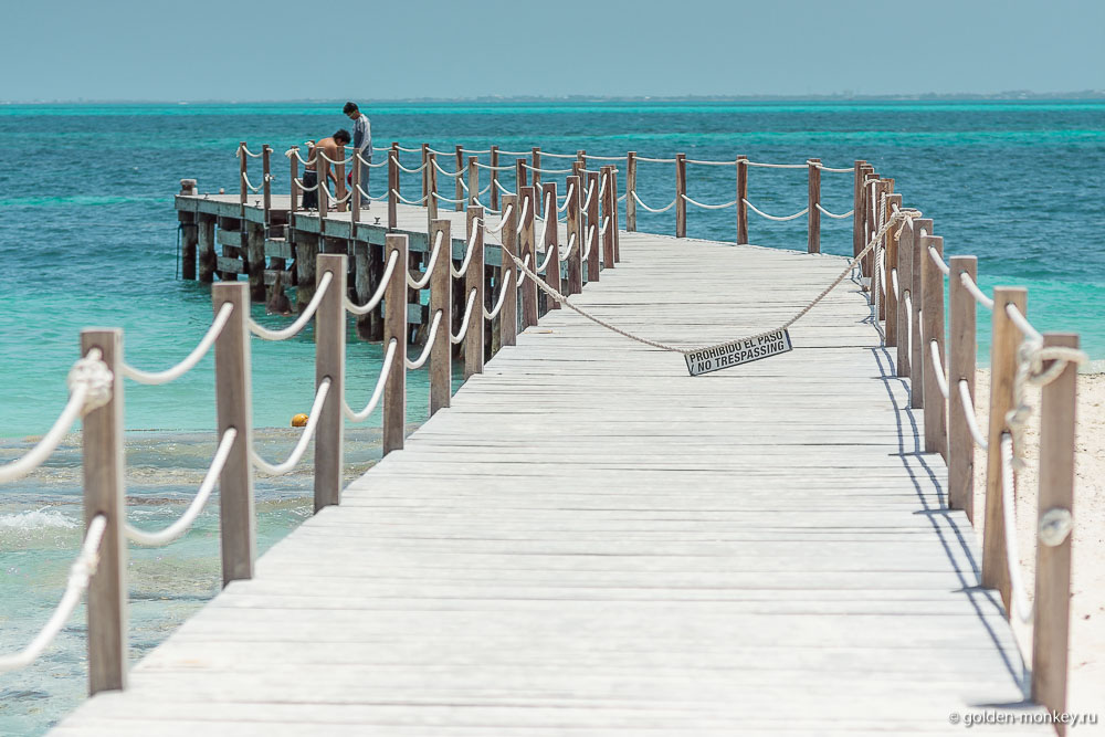 Канкун, пирс на пляже Пес-Валадор Канкун, пирс на пляже Пес-Валадор