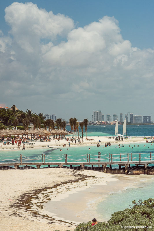Канкун, панорама пляжа Пес-Валадор