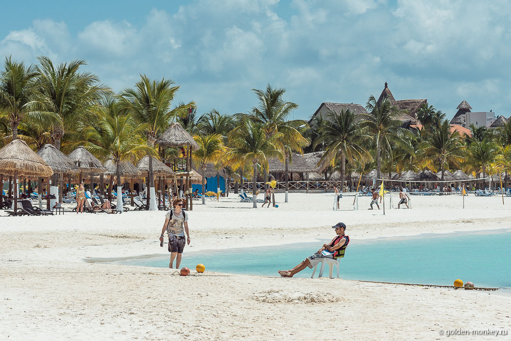 Канкун, на подходах к пляжу Караколь Канкун, на подходах к пляжу Караколь