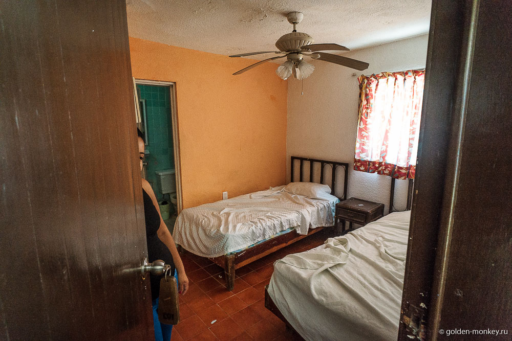 Канкун, бюджетный Hotel Mi, номер с окном Канкун, бюджетный Hotel Mi, номер с окном