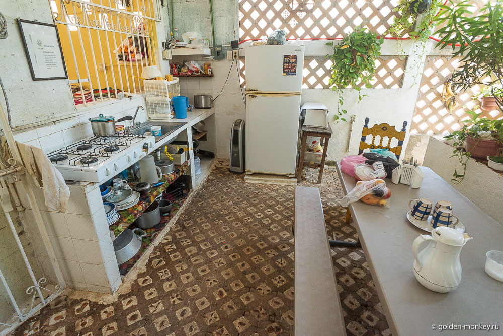 Канкун, бюджетный Hotel & Hostal Las Palmas, общая кухня Канкун, бюджетный Hotel & Hostal Las Palmas, общая кухня